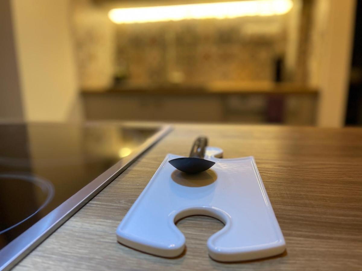 Christina-Anna Athens City Center Walking Distance To Everywhere And Acropolis, In One Of The Most Favorable Locations By National Gardens And Zoo, Hellenic Parliament In Syntagma And Stylish Exquisite Kolonaki Cozy Renovated Apartment 외부 사진